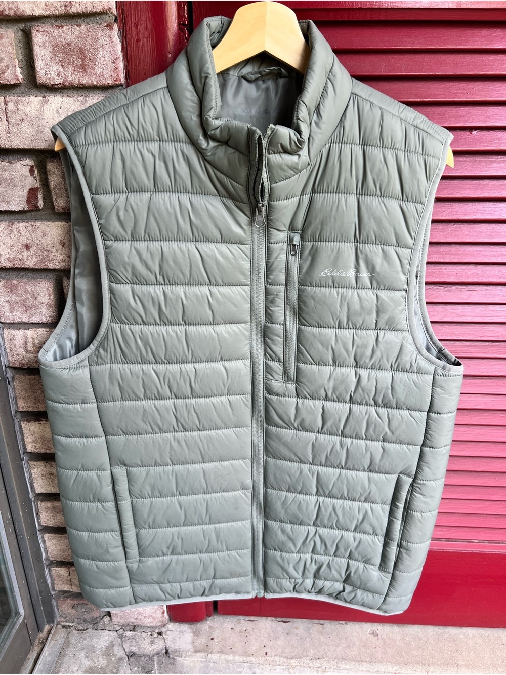 Eddie Bauer Quilted Puffer Vest Men’s Medium - Picture 6 of 8